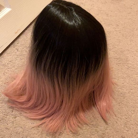 Black and pink wig - Picture 2 of 2